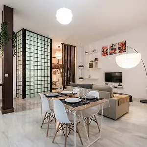 Design In The City Center Apartment